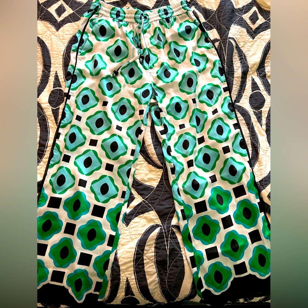 Zara polyester pants with pattern